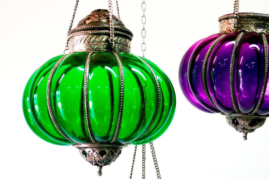 Lampade Metallo E Vetro Colorate. Diametro30 h30cm (compresa catena h60cm).