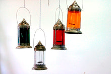 Carica l&#39;immagine nel visualizzatore di Gallery, Lampada Metallo E Vetro, Sia Da Appoggio Che Da Appendere. Disponibile In Vari Colori. Dimensioni Diametro40 h20cm.