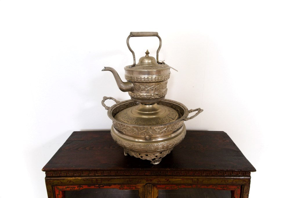 Lavamani Marocco In Argentone Con Brocca E Vasca Raccogli Acqua Lavorato E Decorato Artigianalmente Senza L'Utilizzo Di Stampi, Costruito In Argentone Lega Di Metallo, Trattato Con Antiossido. Dimensioni 40x40xh50cm.