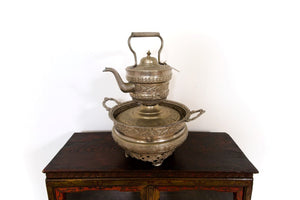 Lavamani Marocco In Argentone Con Brocca E Vasca Raccogli Acqua Lavorato E Decorato Artigianalmente Senza L'Utilizzo Di Stampi, Costruito In Argentone Lega Di Metallo, Trattato Con Antiossido. Dimensioni 40x40xh50cm.