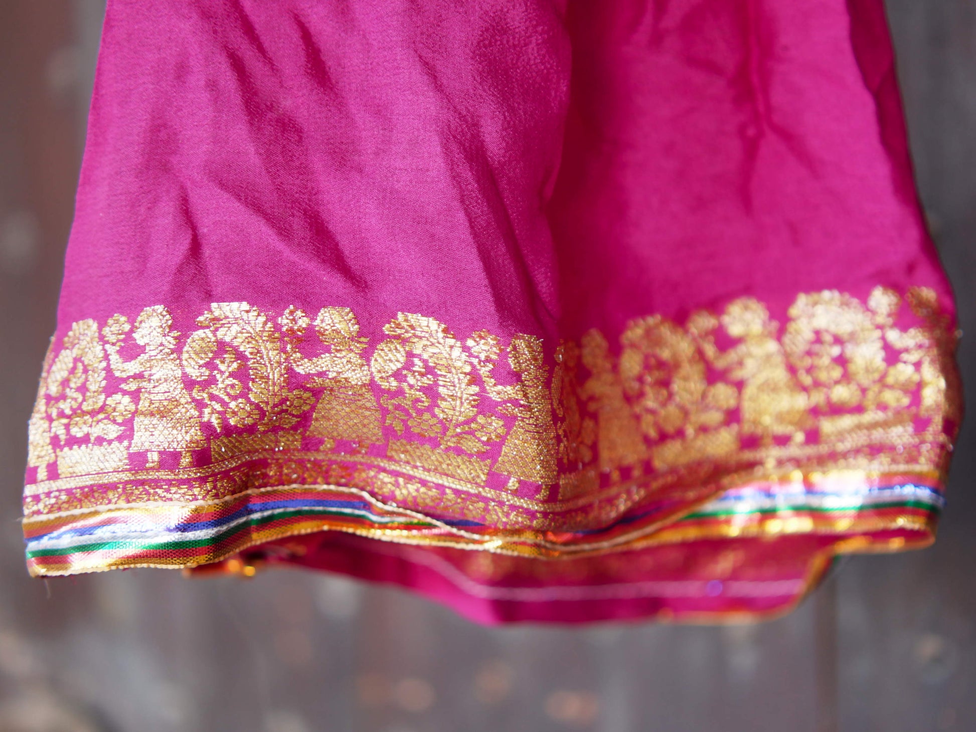 burattini tradizionali indiani in tessuto. dotati di corde sulla testa e sulle mani per appendere e/o manipolare. fatti a mano.  dimensioni 20x10 h40, lunghezza totale 60 compresa la corda     per info ed ulteriori foto info@etniko.it facebook / instagram / pinterest : etnikobycrosato 0039 3338778241 www.etniko.it