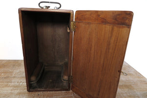 Box Indiano, In Legno, Impiegato In Origine Per il Trasporto Dei Medicinali. Dimensioni 20x23xh40cm.