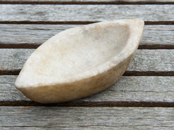 Ciotola, piatto Indiano In Marmo. Ideale anche come portasapone, svuota tasche, ciotolina, vasetto...  dimensioni dimensioni 15x7 h4m    per info disponibili altri pezzi, misure e colori info@etniko.it 0039 3338778241 ig/fb : etniko by crosato etsy : etnikobycrosato