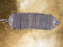 Carica l&#39;immagine nel visualizzatore di Gallery, bracciale indiano a fascia in german silver  assemblato e costruito artigianalmente .