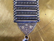 Carica l&#39;immagine nel visualizzatore di Gallery, bracciale indiano a fascia in german silver assemblato e costruito artigianalmente . 68 gr 21 x 4 cm