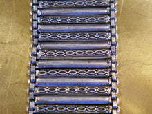 Carica l&#39;immagine nel visualizzatore di Gallery, bracciale indiano a fascia in german silver assemblato e costruito artigianalmente . 68 gr 21 x 4 cm