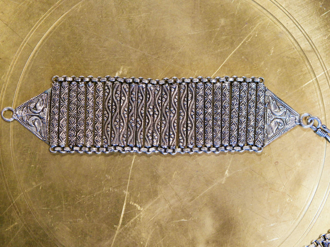 bracciale indiano a fascia in german silver assemblato e costruito artigianalmente . 73 gr 20x4  cm