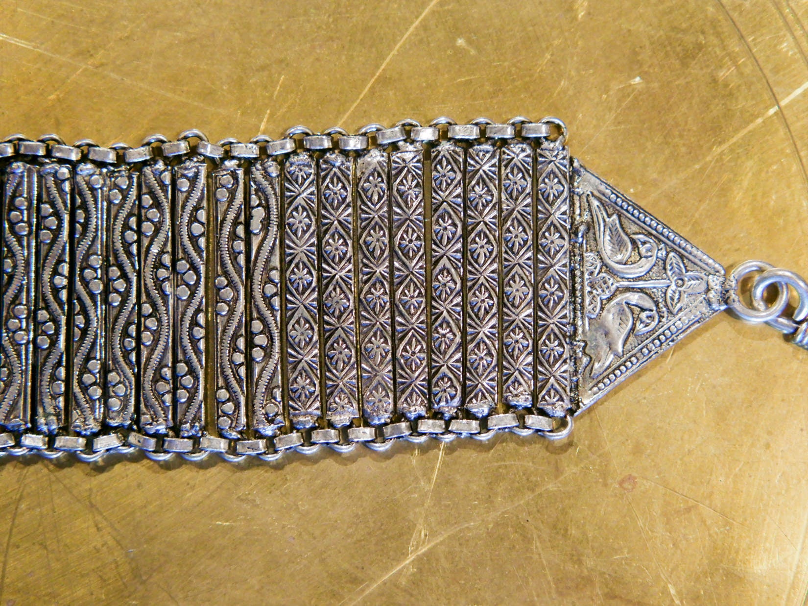bracciale indiano a fascia in german silver assemblato e costruito artigianalmente . 73 gr 20x4  cm