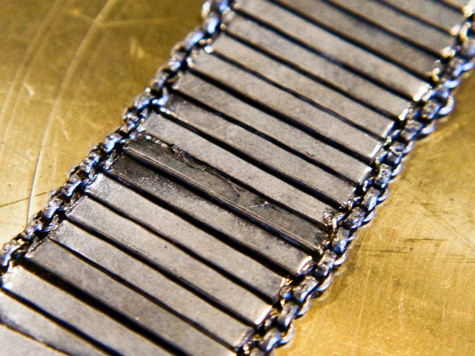 bracciale indiano a fascia in german silver assemblato e costruito artigianalmente . 73 gr 20x4  cm