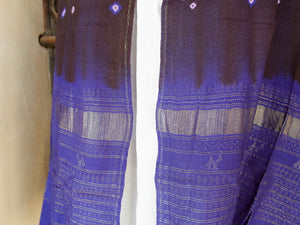 scialle , stola indiana in cotone organico 100%  colorato e rifinito nei dettagli con la tecnica tie&dye o tintura a riserva .