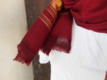 Carica l&#39;immagine nel visualizzatore di Gallery, scialle , stola indiana in cotone di alta grammatura . buono per inverno e mezza stagione . come pareo o sciarpa .  organic cotton 100%