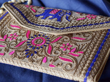 Carica l&#39;immagine nel visualizzatore di Gallery, pochette ricamata indiana