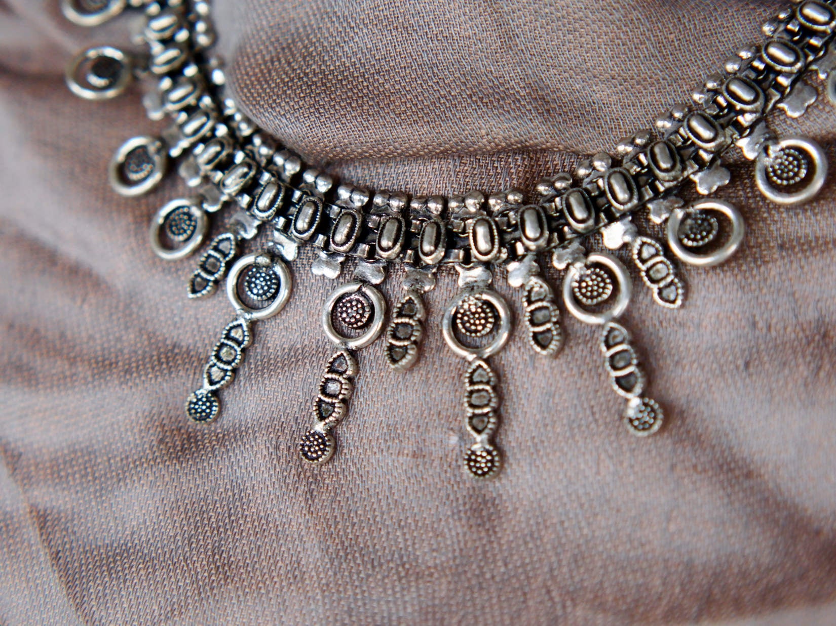 collana indiana con chiave, in german silver,  assemblato artigianalmente.  lunghezza 47cm, peso 51 gr