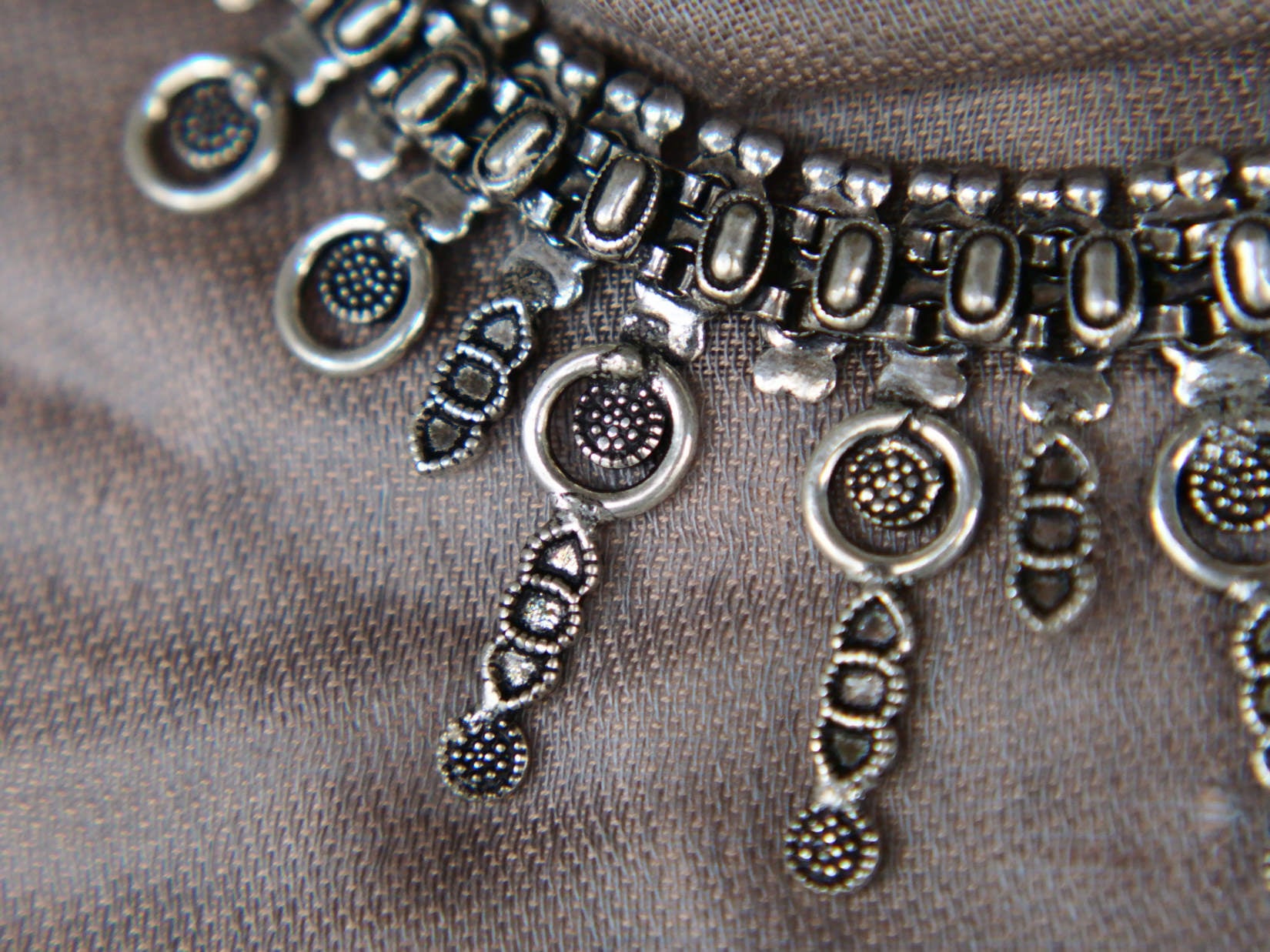 collana indiana con chiave, in german silver,  assemblato artigianalmente.  lunghezza 47cm, peso 51 gr