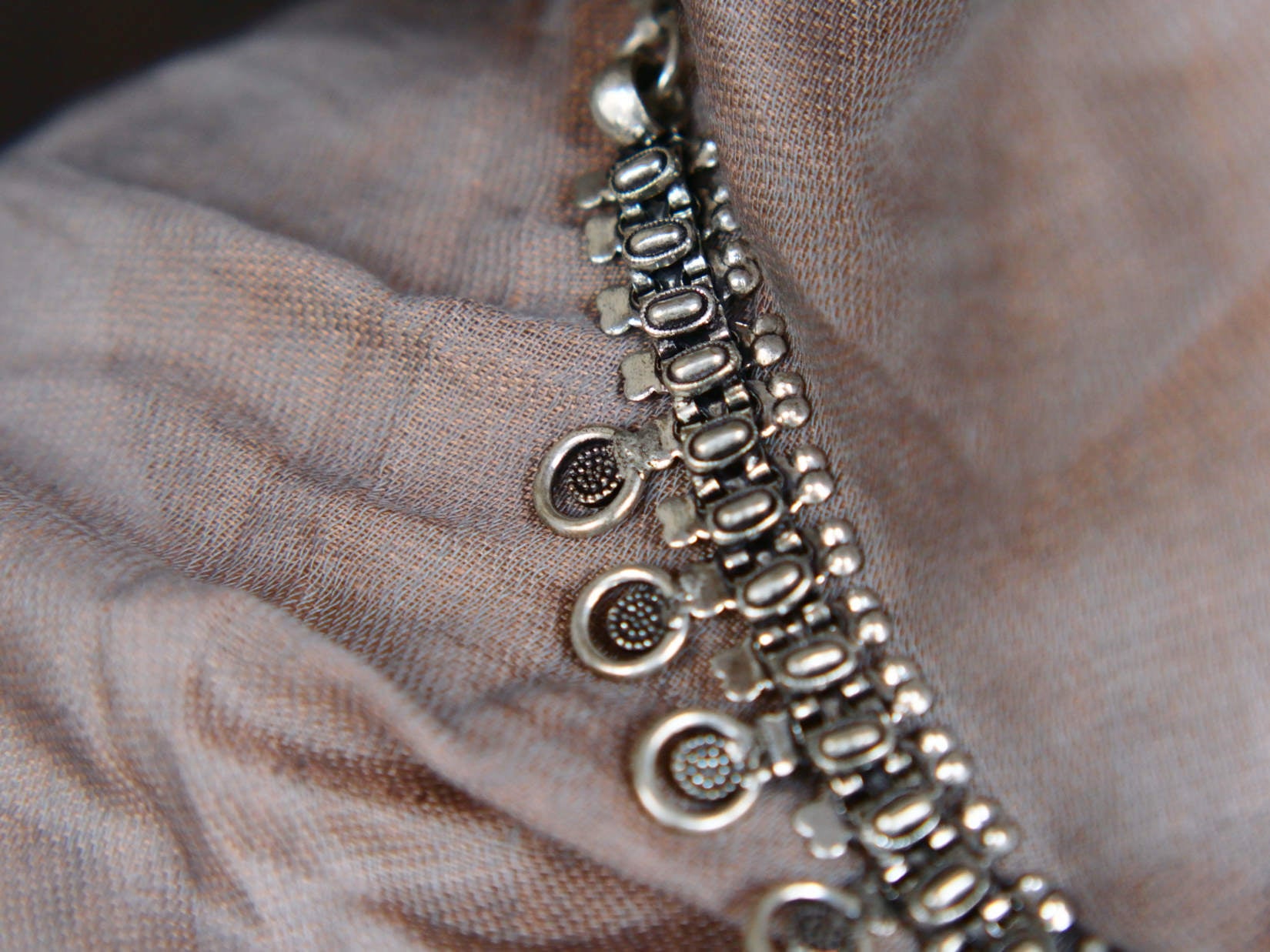 collana indiana con chiave, in german silver,  assemblato artigianalmente.  lunghezza 47cm, peso 51 gr