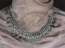 Carica l&#39;immagine nel visualizzatore di Gallery, collana indiana in german silver, assemblato artigianalmente. lunghezza 41cm, peso 65 gr   