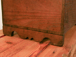 scatola , box indiano in legno di teak con apertura scorrevole .  scatola costruita ed assemblata artigianalmente , databile prima metà 900 . tutta originale in ogni parte .  34x22h25cm