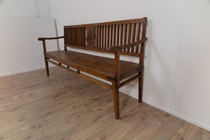 Panca Coloniale Indiana Autentica In Stile Coloniale. Legno Di Teak. Databile Primi Del ’900. Dimensioni 182x52xh95cm.  