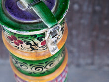 Carica l&#39;immagine nel visualizzatore di Gallery, Portadocumenti in metallo dipinto con tappo, ideale anche come vaso... Pezzo unico lavorato e decorato a mano.  diametro 14 h64cm     per info e ulteriori foto 0039 3338778241 info@etniko.it facebook / instagram : etnikobycrosato