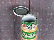 Carica l&#39;immagine nel visualizzatore di Gallery, Portadocumenti in metallo dipinto con tappo, ideale anche come vaso... Pezzo unico lavorato e decorato a mano.  diametro 14 h64cm     per info e ulteriori foto 0039 3338778241 info@etniko.it facebook / instagram : etnikobycrosato
