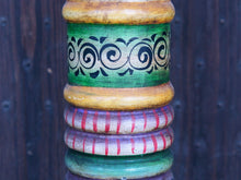 Carica l&#39;immagine nel visualizzatore di Gallery, Portadocumenti in metallo dipinto con tappo, ideale anche come vaso... Pezzo unico lavorato e decorato a mano.  diametro 14 h64cm     per info e ulteriori foto 0039 3338778241 info@etniko.it facebook / instagram : etnikobycrosato