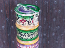 Carica l&#39;immagine nel visualizzatore di Gallery, Portadocumenti in metallo dipinto con tappo, ideale anche come vaso... Pezzo unico lavorato e decorato a mano.  diametro 14 h64cm     per info e ulteriori foto 0039 3338778241 info@etniko.it facebook / instagram : etnikobycrosato