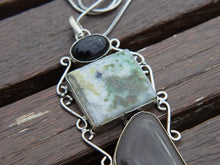 Carica l&#39;immagine nel visualizzatore di Gallery, pendaglio indiano hand made in argento, con onice, diaspro e agata. fatto a mano, pezzo unico.  misure pendaglio 11 x 4 spessore 0,5 cm peso 40 grammi  catena o collane da abbinare disponibili, per info o foto contattare watshapp 0039 3338778241 mail info@etniko.it ig/fb/ebay : etnikobycrosato