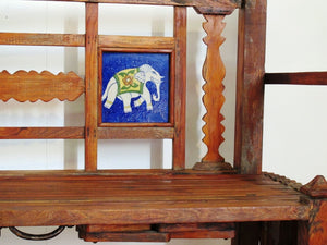 Particolare Panca Indiana Coloniale Trasformabile In Letto. Pezzo Unico E Autentico. Dimensioni 107x47xh90cm.