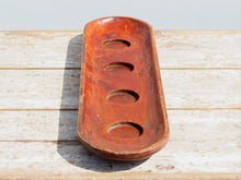 Carica l&#39;immagine nel visualizzatore di Gallery, portacandele indiano in legno di teak con 4 fori per candele con foro diametro5 cm.  dimensioni 50x13xh3cm   disponibili vari modelli, per info e foto ulteriori contattare  info@etniko.it 0039 3338778241 instagram, facebook e pinterest : etnikobycrosato