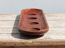 Carica l&#39;immagine nel visualizzatore di Gallery, portacandele indiano in legno di teak con 4 fori per candele con foro diametro5 cm.  dimensioni 50x13xh3cm   disponibili vari modelli, per info e foto ulteriori contattare  info@etniko.it 0039 3338778241 instagram, facebook e pinterest : etnikobycrosato
