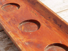 Carica l&#39;immagine nel visualizzatore di Gallery, portacandele indiano in legno di teak con 4 fori per candele con foro diametro5 cm.  dimensioni 50x13xh3cm   disponibili vari modelli, per info e foto ulteriori contattare  info@etniko.it 0039 3338778241 instagram, facebook e pinterest : etnikobycrosato