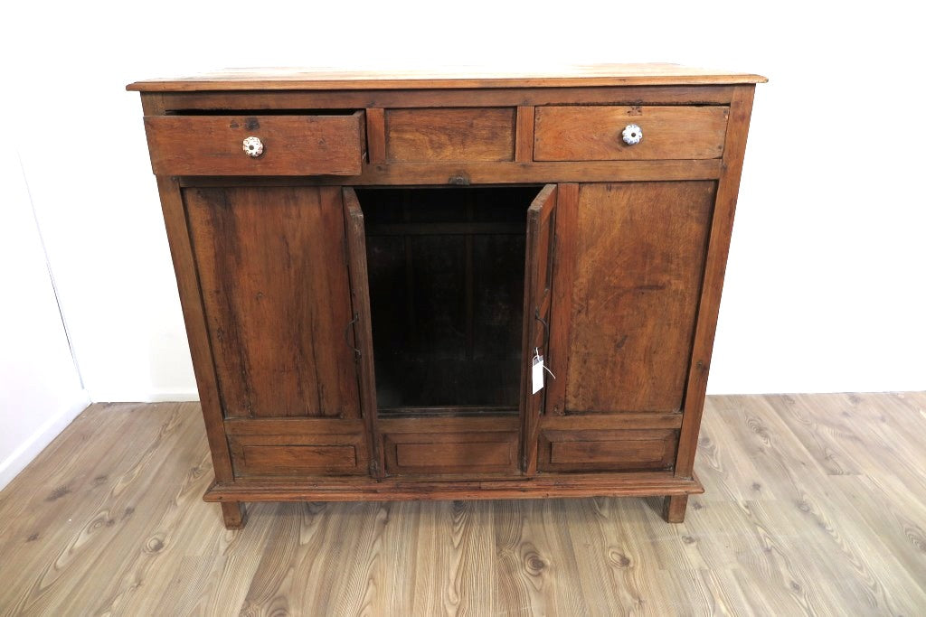 Comò Indiano Con 2 Cassetti E 2 Ante. Dimensioni 122x63xh110cm.