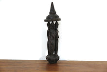 Carica l&#39;immagine nel visualizzatore di Gallery, Statua Buddha Incavata Da Un Unico Tronco Di Legno In Teak. Provenienza India. Dimensioni Diamtero 16 h58cm.