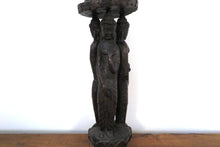 Carica l&#39;immagine nel visualizzatore di Gallery, Statua Buddha Incavata Da Un Unico Tronco Di Legno In Teak. Provenienza India. Dimensioni Diamtero 16 h58cm.