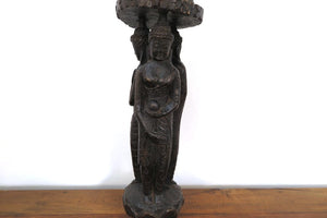 Statua Buddha Incavata Da Un Unico Tronco Di Legno In Teak. Provenienza India. Dimensioni Diamtero 16 h58cm.