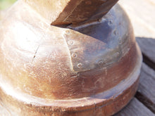 Carica l&#39;immagine nel visualizzatore di Gallery, Antico separatore, oggetti di lavoro antichi usato per cereali, riso indiano in legno di teak inciso.Dimensioni 22x15 h23cm
