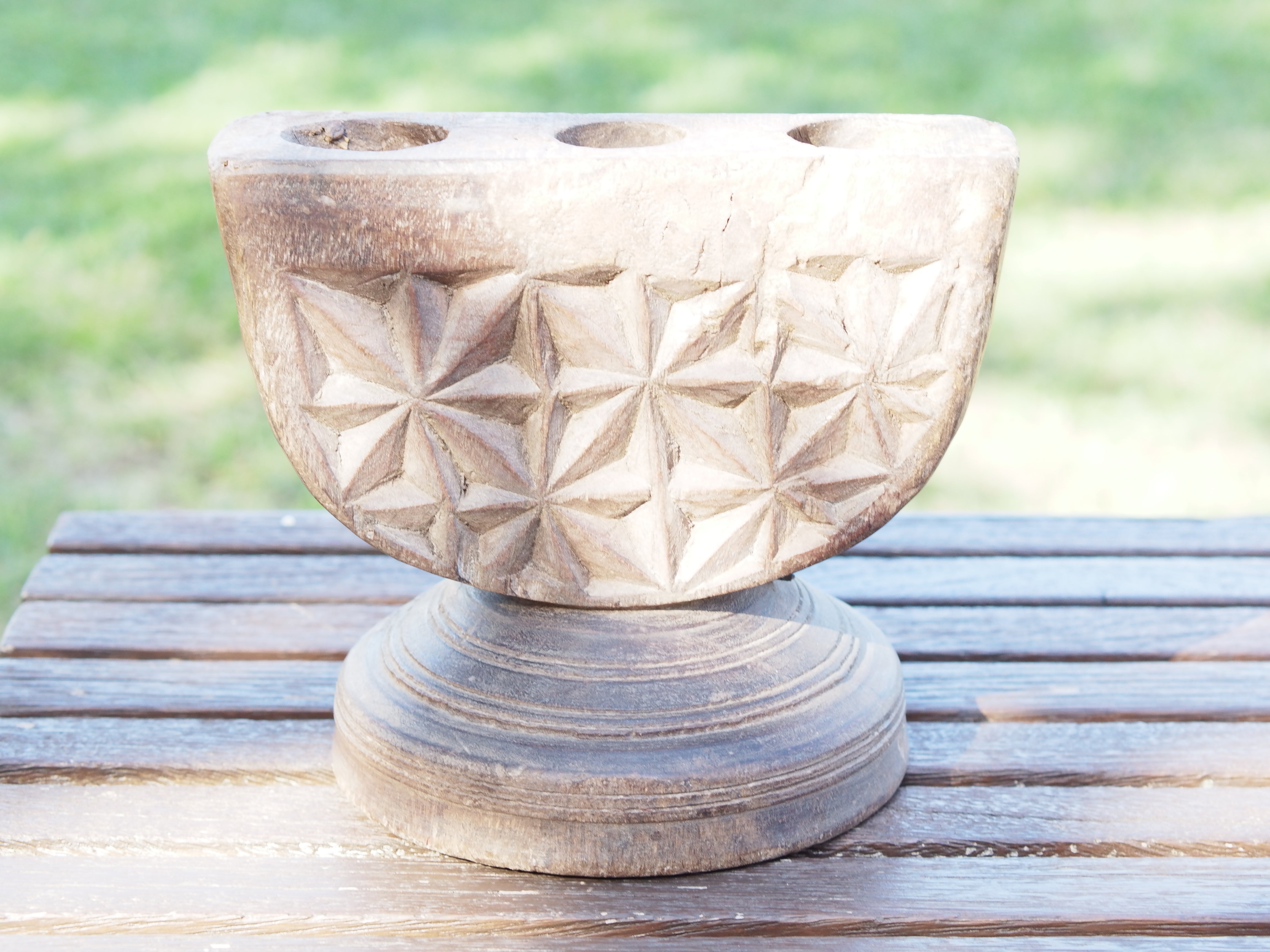 Antico separatore, oggetti di lavoro antichi usato per cereali, riso indiano in legno di teak inciso.Dimensioni Dimensioni 21x15 h19cm