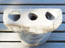 Carica l&#39;immagine nel visualizzatore di Gallery, Antico separatore, oggetti di lavoro antichi usato per cereali, riso indiano in legno di teak inciso.Dimensioni Dimensioni 21x15 h19cm