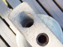 Carica l&#39;immagine nel visualizzatore di Gallery, Antico separatore, oggetti di lavoro antichi usato per cereali, riso indiano in legno di teak inciso.Dimensioni Dimensioni 21x15 h19cm