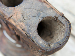 Antico separatore, oggetti di lavoro antichi usato per cereali, riso indiano in legno di teak inciso .Dimensioni 23x14 h17cm