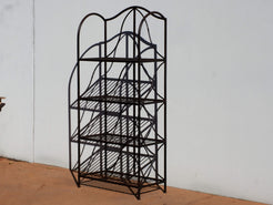 Libreria Marocchina in ferro con 5 ripiani, pezzo unico lavorato artigianalmente.  Dimensioni 80x40  h177cm.    per ulteriori info o foto mail info@etniko.it watshapp 0039 3338778241 instagram / facebook / etsy : etnikobycrosato