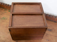 Carica l&#39;immagine nel visualizzatore di Gallery, scatola costruita ed assemblata artigianalmente , databile prima metà 900 . tutta originale in ogni parte .