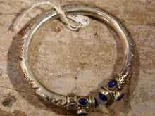 Carica l&#39;immagine nel visualizzatore di Gallery, bracciale in lapis e argento facilmente indossabile ed apribile, può essere indossato da qualsiasi polso perchè si può stringere, ovalizzare, allargare ecc... pezzo unico  dimensioni diametro interno 5.5 cm, peso 24grammi  per ulteriori info o foto 0039 3338778241 watshapp info@etniko.it mail etsy, instangram, pinterest, facebook     etniko by crosato 