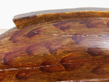 Carica l&#39;immagine nel visualizzatore di Gallery, vecchia scultura indiana dipinta e laccata raffigurante un pesce.  in legno di teak inciso . lavorata artigianalmente . pezzo unico .  facebook/ instagram/ etsy: etnikobycrosato  0039 3338778241  info@etniko.it