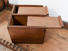 Carica l&#39;immagine nel visualizzatore di Gallery, scatola costruita ed assemblata artigianalmente , databile prima metà 900 . tutta originale in ogni parte .