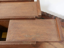 Carica l&#39;immagine nel visualizzatore di Gallery, scatola costruita ed assemblata artigianalmente , databile prima metà 900 . tutta originale in ogni parte .