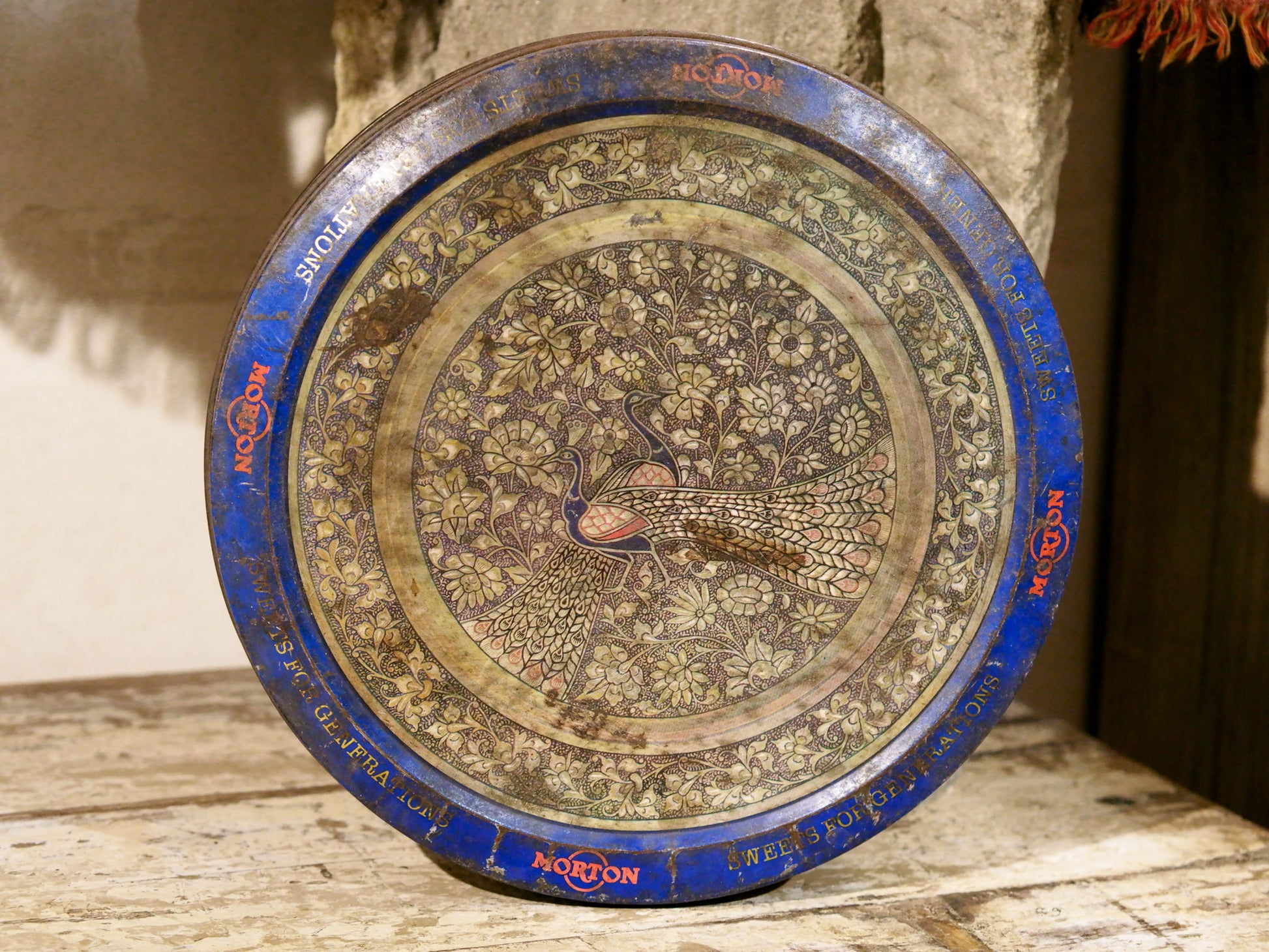 Scatola In Latta Vintage.  Provenienza India. Dimensioni diam.29xh6cm. 