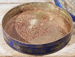 Scatola In Latta Vintage.  Provenienza India. Dimensioni diam.29xh6cm. 