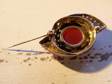 Carica l&#39;immagine nel visualizzatore di Gallery, spilla in argento bagnato oro con corniola e zirconi, pezzo anni 80   dimensioni 5x3 profondità 1cm, peso 21 gr      per ulteriori info o foto  watshapp 0039 3338778241 mail info@etniko.it facebook, instagram, ebay : etnikobycrosato
