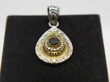 Carica l&#39;immagine nel visualizzatore di Gallery, pendaglio in stile turco , arabo .  argento ,onice e  zirconi  tutto originale ed autentico , lavorato artigianalmente fronte e retro  dimensioni  4,5x2 cm  peso 7,7gr